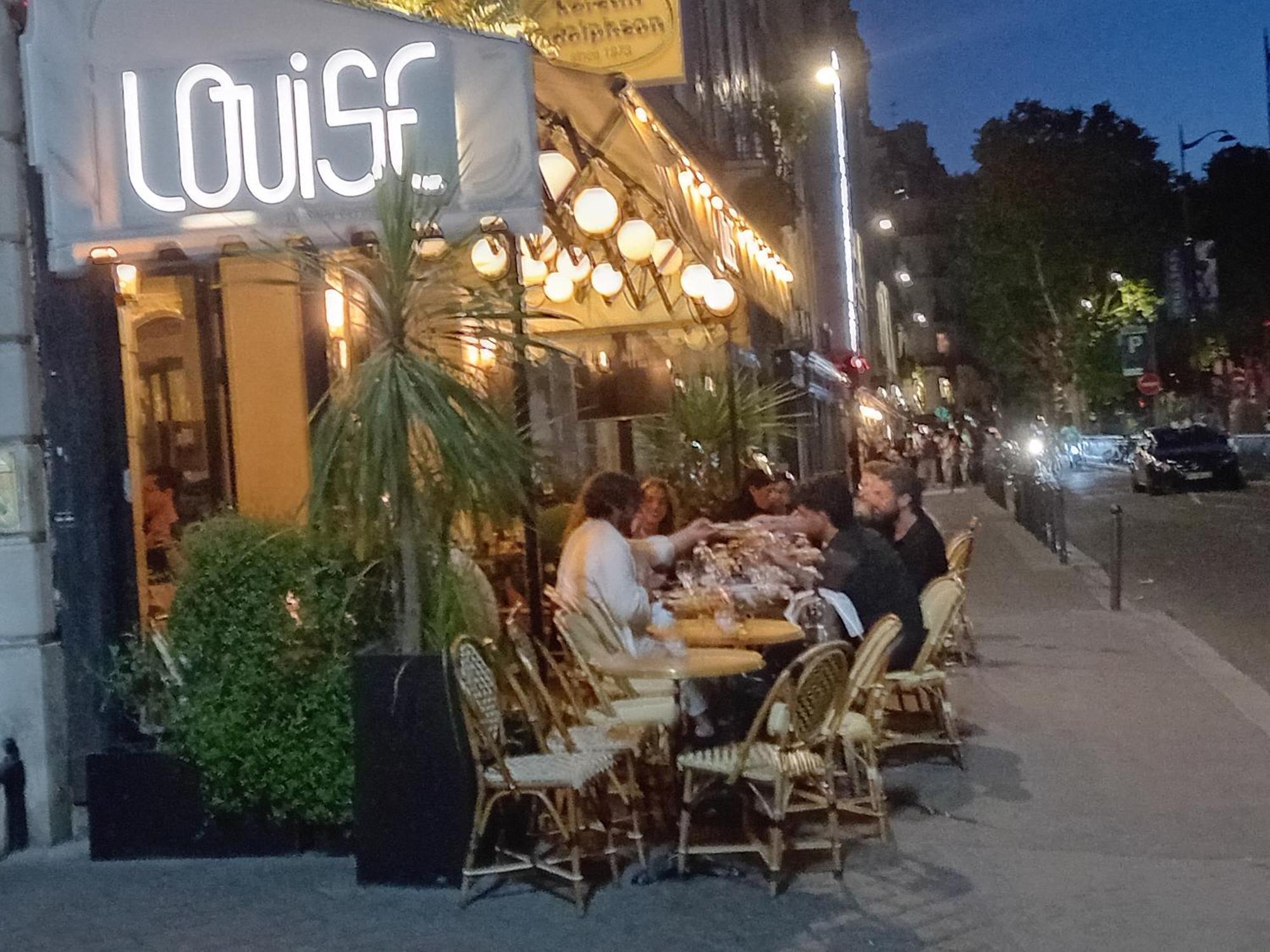 Eiffel Tour And Louvre Meusm 5 Minute , Front Metro, Gare Montparnasse Homestay